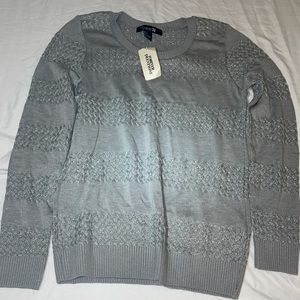 Forever 21 long sleeve crew neck. Small. Silver/Grey.